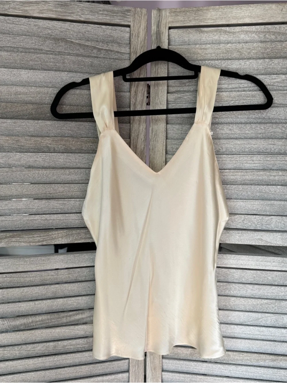 Lord & Taylor 100% Silk Camisole Top Ivory Champagne Satin Charmeuse Medium - Picture 1 of 3